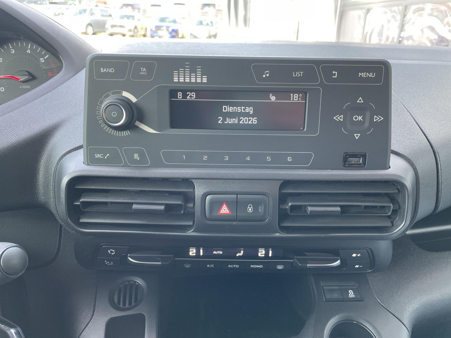 Peugeot Partner 1,5 BlueHDi 130 Premium Klima PDC Tempom