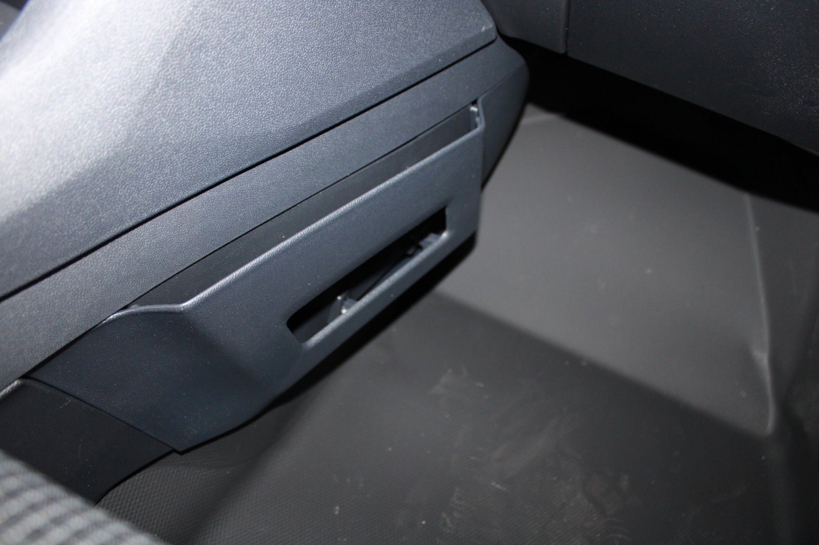 Fahrzeugabbildung Ford Transit Courier TREND Kasten KLIMA WinterPaket2