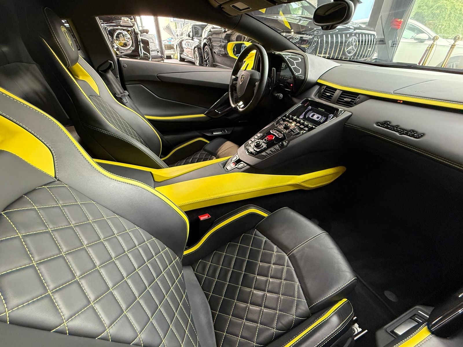 Lamborghini Aventador S foto 23
