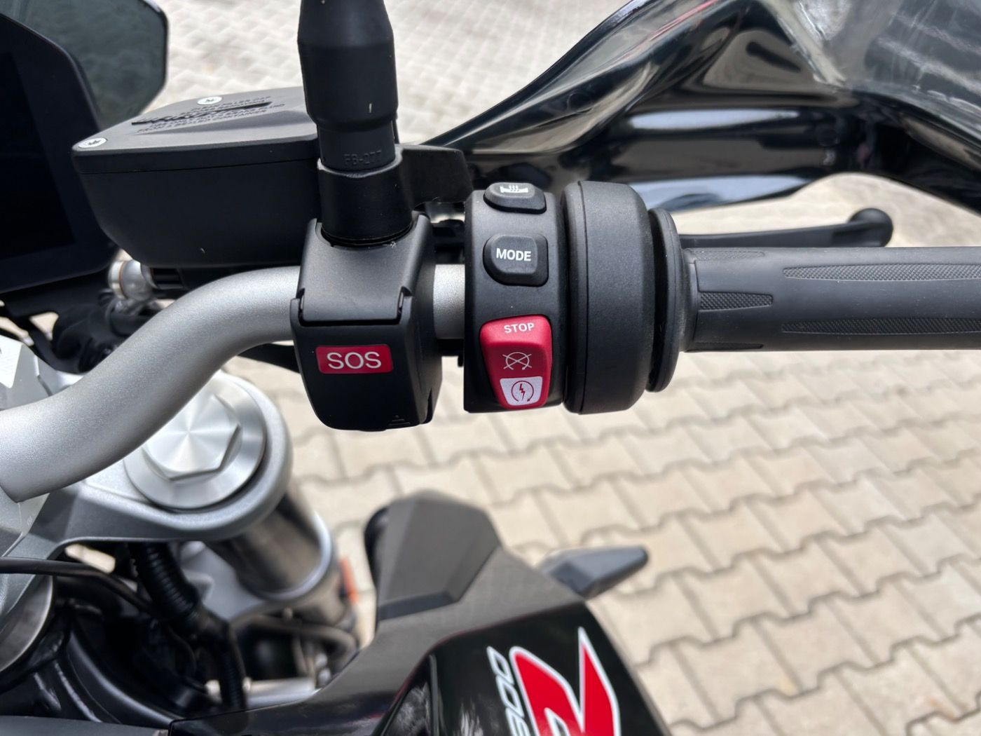 Fahrzeugabbildung BMW F 900 R 4 Pakete Seitenkoffer