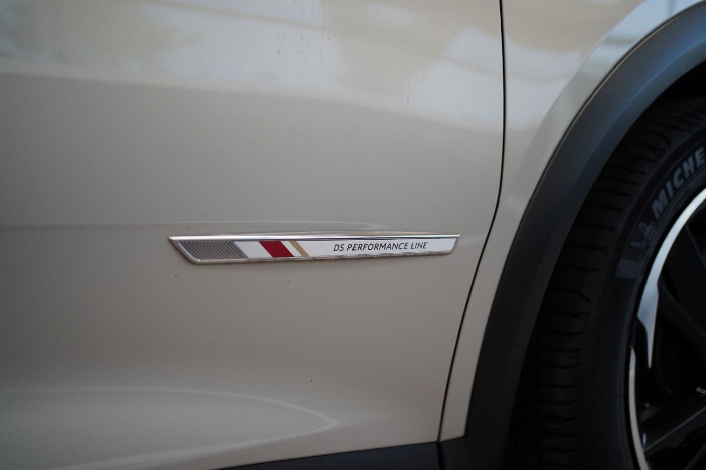 Fahrzeugabbildung DS Automobiles DS7 Crossback E-Tense 225 Performance Line+