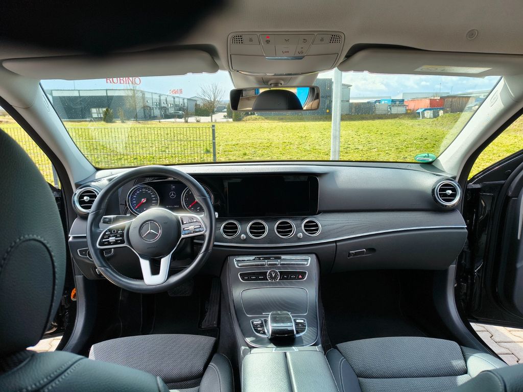 Image of Mercedes-Benz E 400