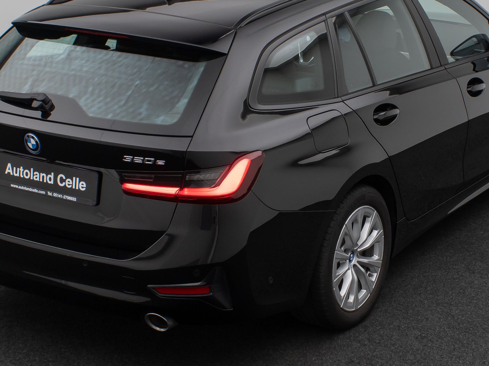 Fahrzeugabbildung BMW 320e xD Panorama Kamera DAB HiFi Alarm Sport LED