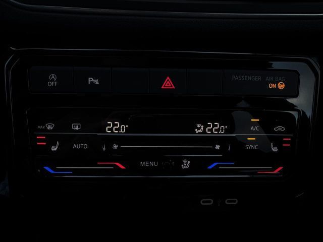 T-CROSS 1.5 TSI DSG R-LINE+IQ.LIGHT+ACC+CAM+NAVI
