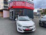 Hyundai i30 blue Trend/Bluetooth/Tempomat/Panorama/USB/P - gebrauchte Hyundai i30 aus dem Jahr 2014