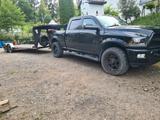 Dodge RAM 3500 mit Auflieger und Kabine - : Pickup, Kabine