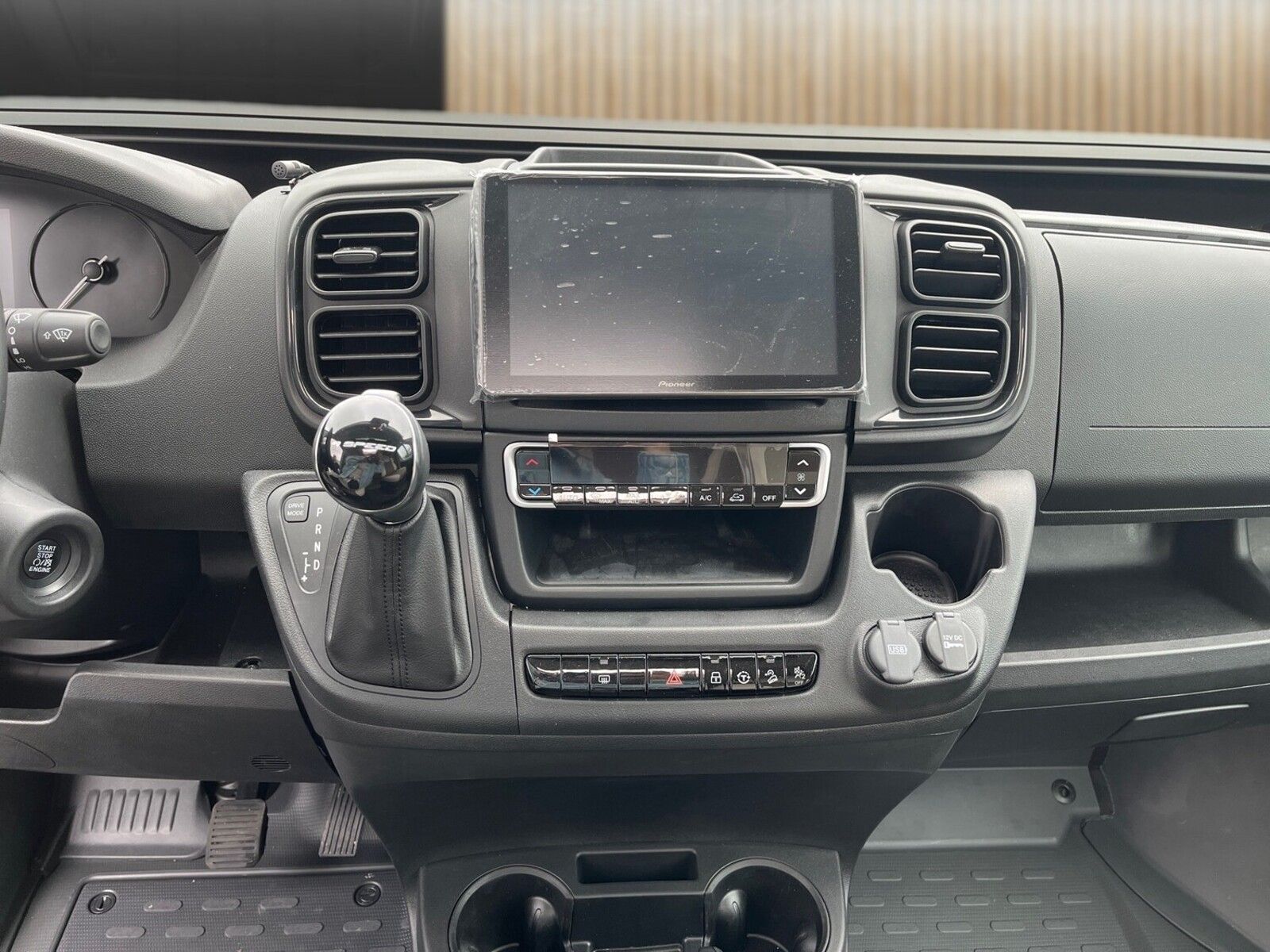 Fahrzeugabbildung Eura Mobil Van V 635 EB Fahrassistenzpaket, Skyroof, RFK