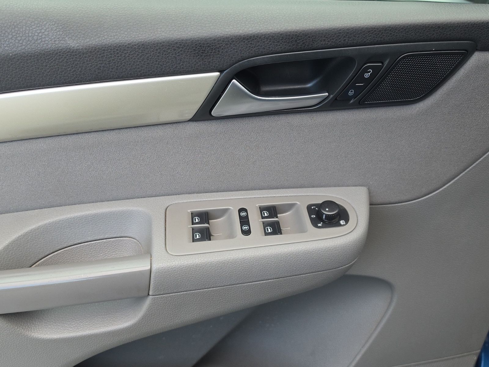 Fahrzeugabbildung SEAT Alhambra 4You TDI KLIMA PDC SHZ TEMPOMAT