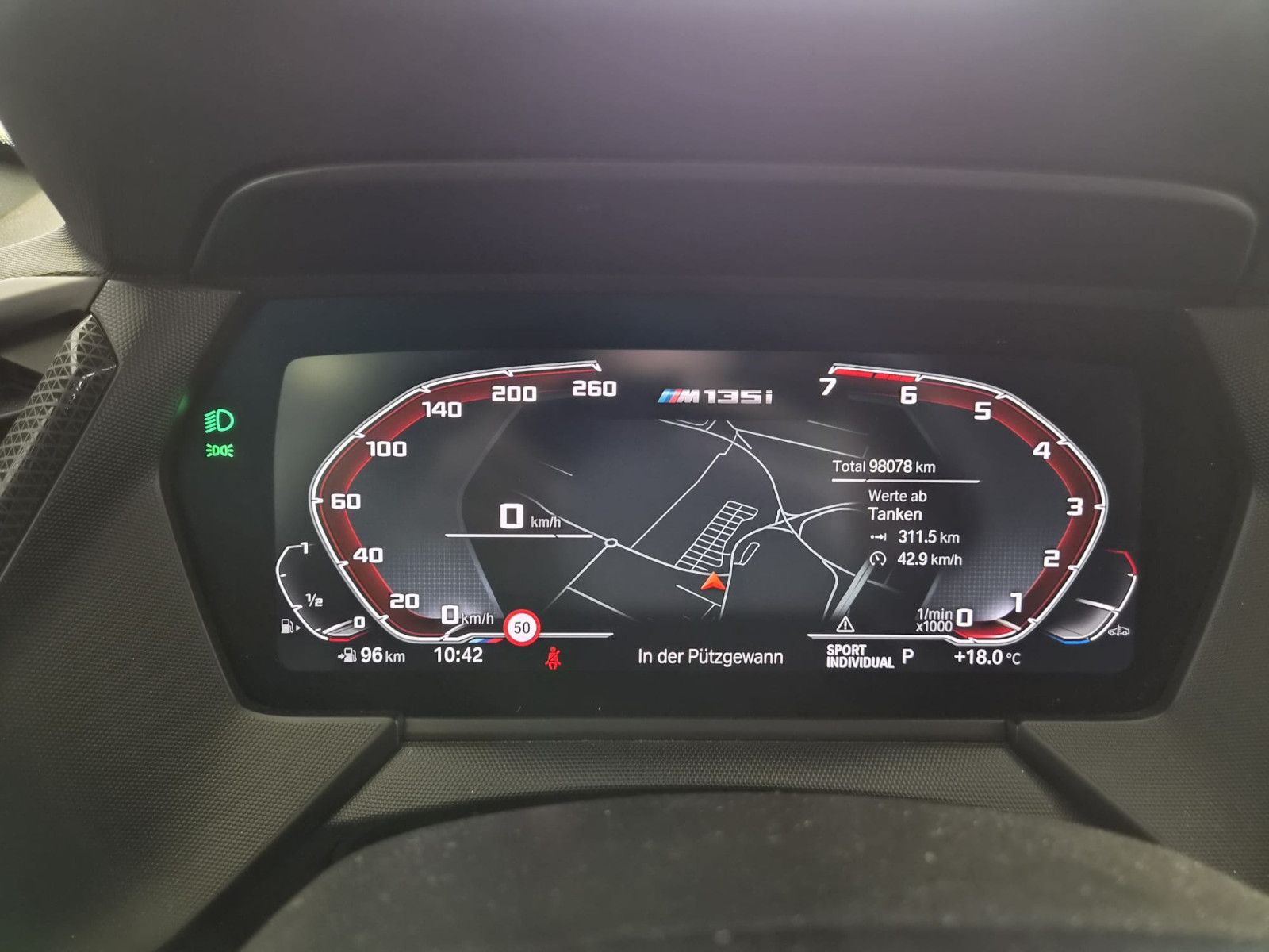 Fahrzeugabbildung BMW M135i xDrive / KAMERA / NAVI / HK Sound