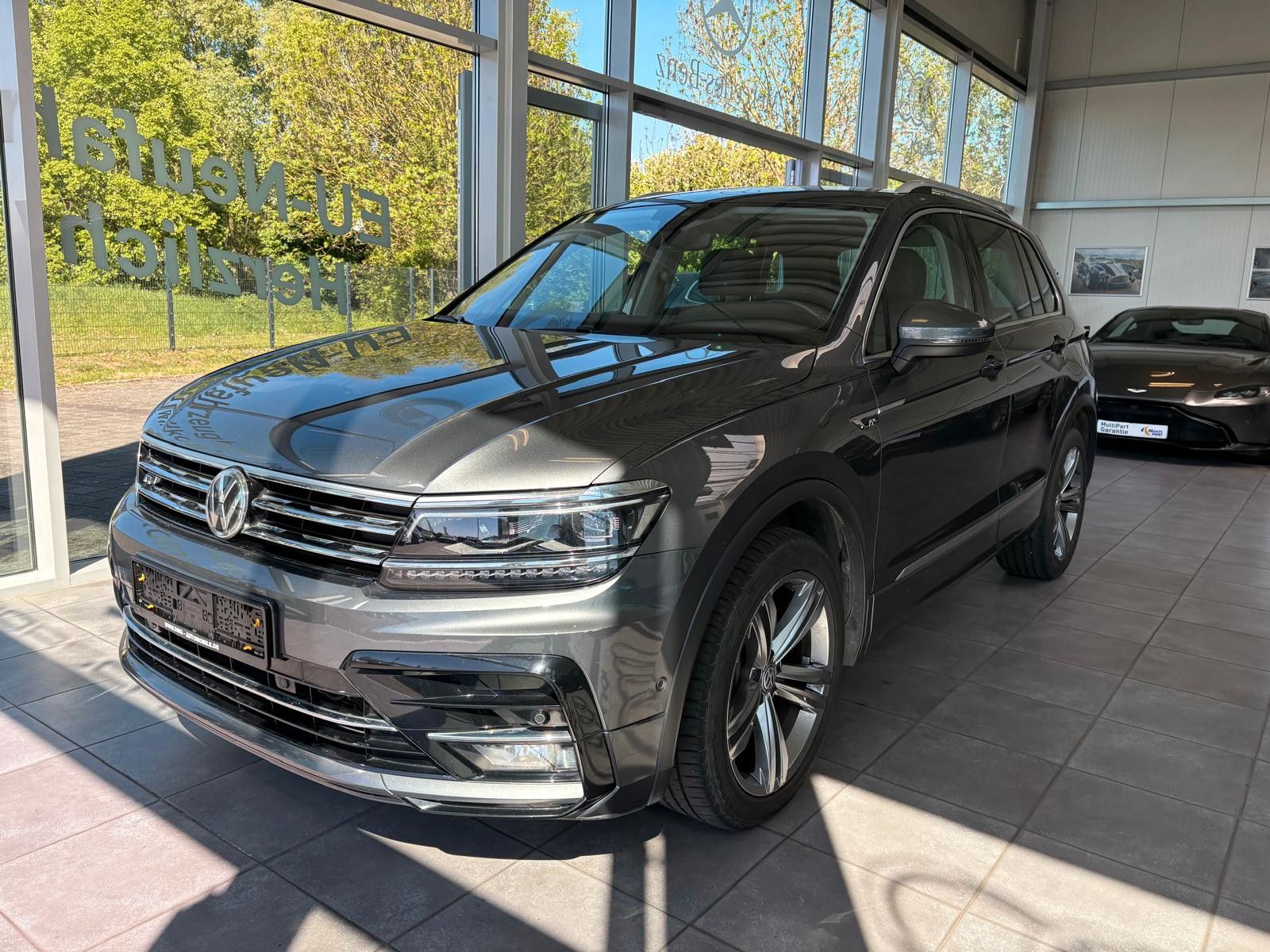 Fahrzeugabbildung Volkswagen Tiguan Highline BMT 4Motion/R LINE/leder/memory/