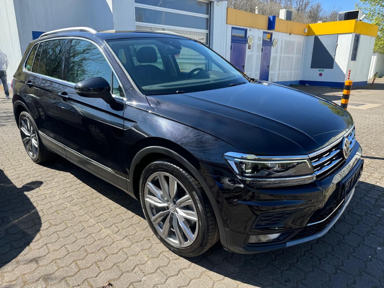 Fahrzeugabbildung Volkswagen Tiguan Highline 4Motion LED+AHK+Navi+20 Zoll