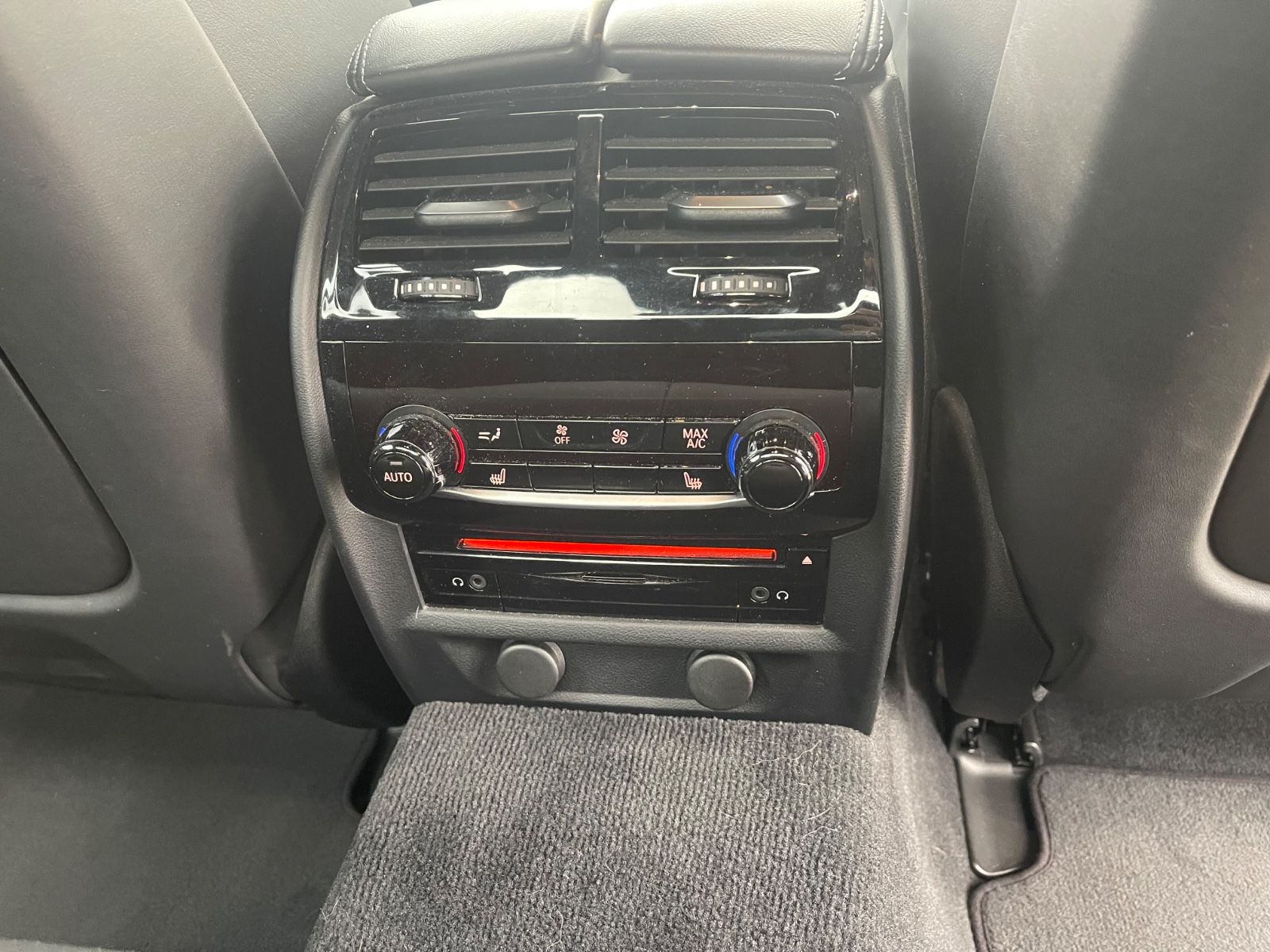 Fahrzeugabbildung BMW M5 Baureihe M5 Lim.*MASSAGE*CARBON*HEAD-UP*LED