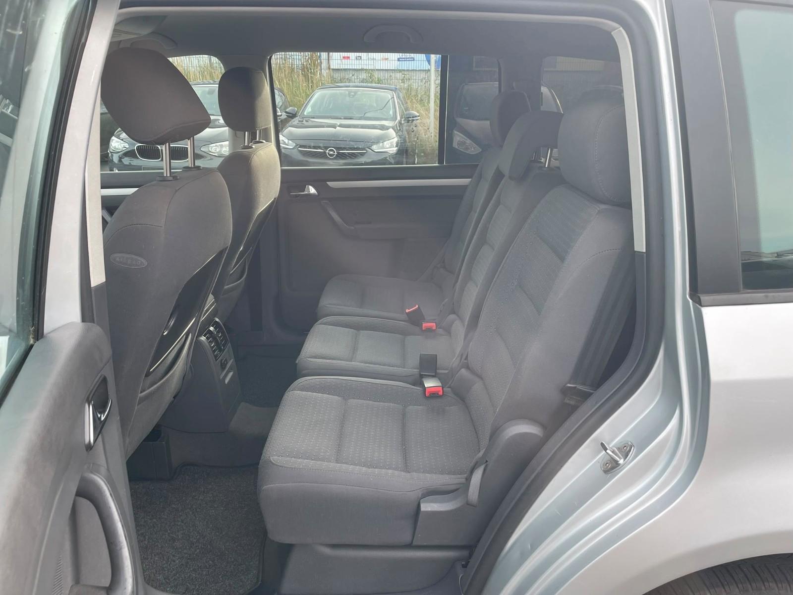 Volkswagen Touran 2004 — photo 13