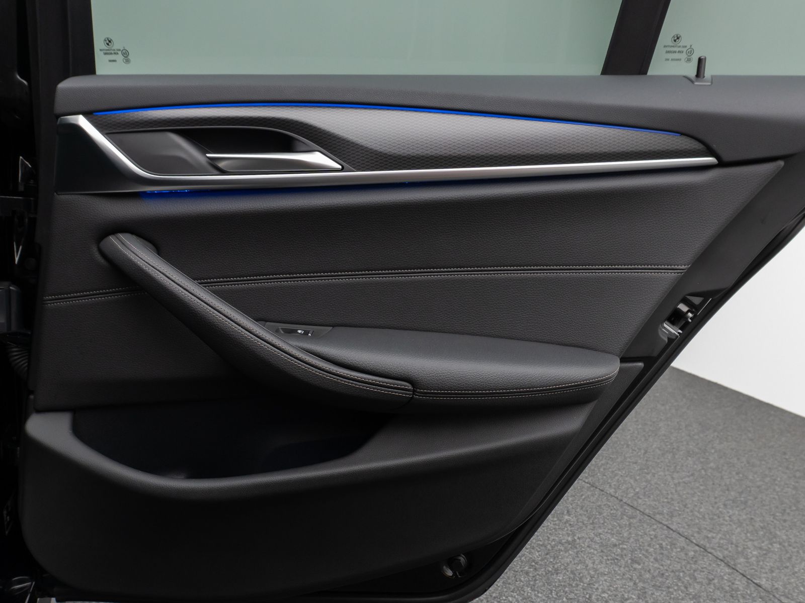 Fahrzeugabbildung BMW 530d  M Sport Panorama Kamera Laser HUD DAB HiFi