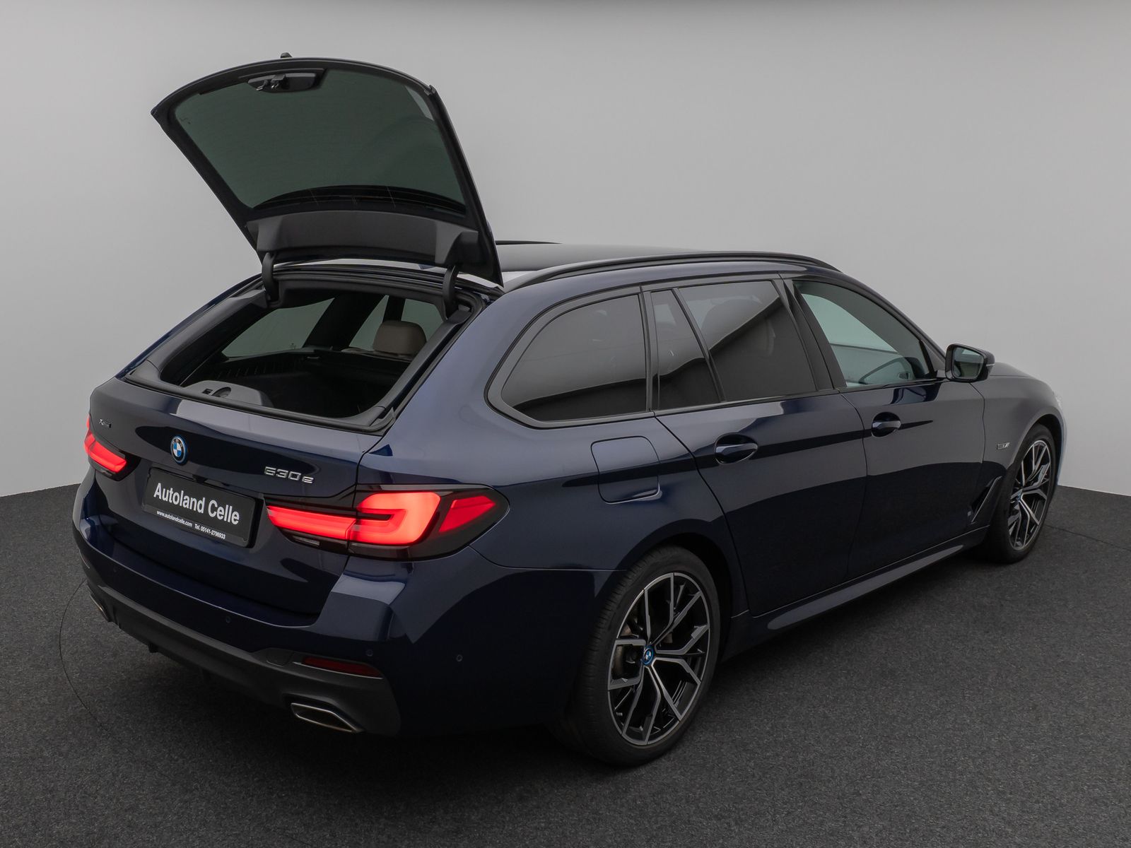 Fahrzeugabbildung BMW 530e xD M Sport Massage Laser HUD DAB Individual