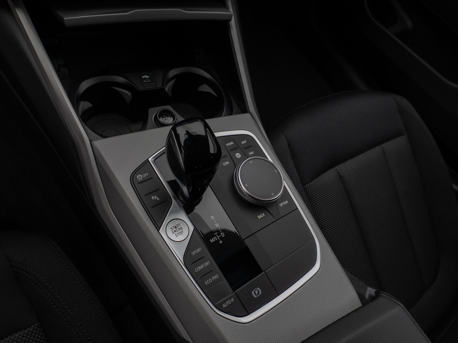 Fahrzeugabbildung BMW 320d Kamera DAB CockPitPro Stop&Go Komfort Alarm