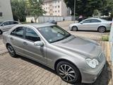 Mercedes-Benz C-Klasse 220 CDI W203 - Mercedes-Benz E 220 aus 2007: Cdi