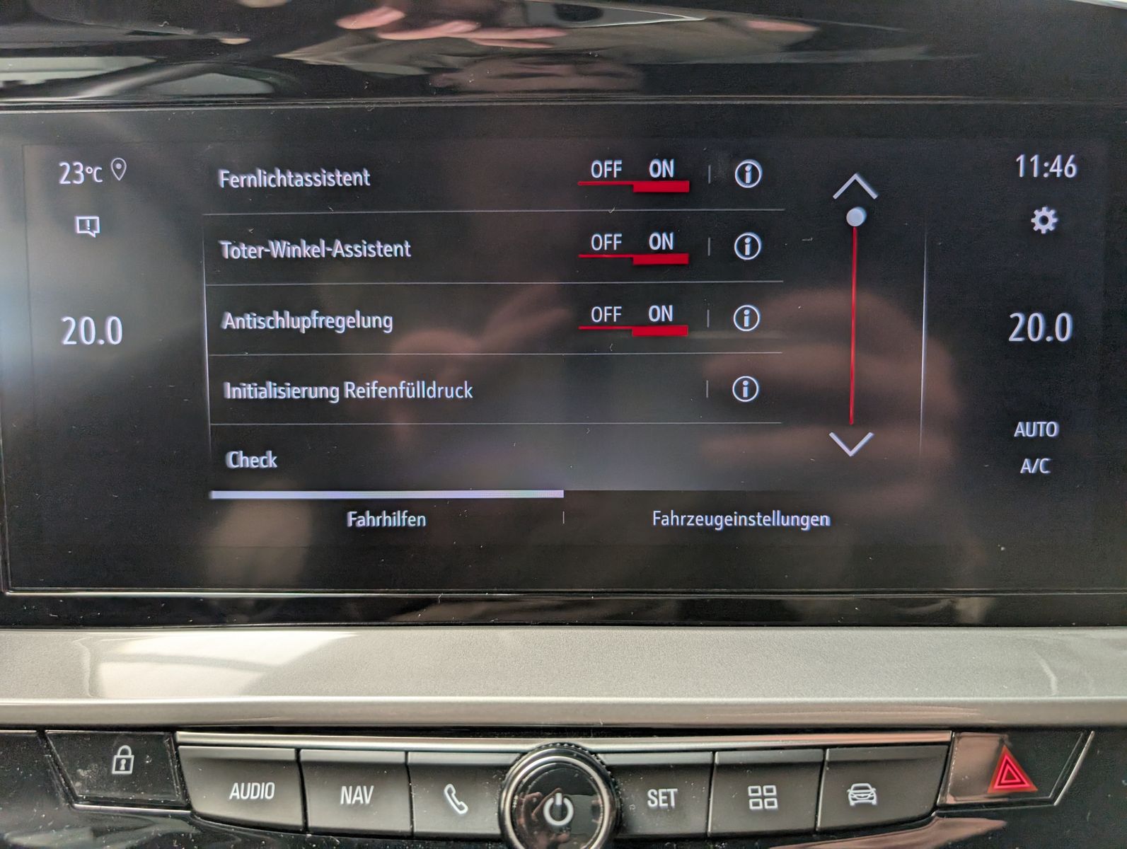 Fahrzeugabbildung Opel Mokka 1.2 Ultimate Aut. Winter-Paket Kamera ACC