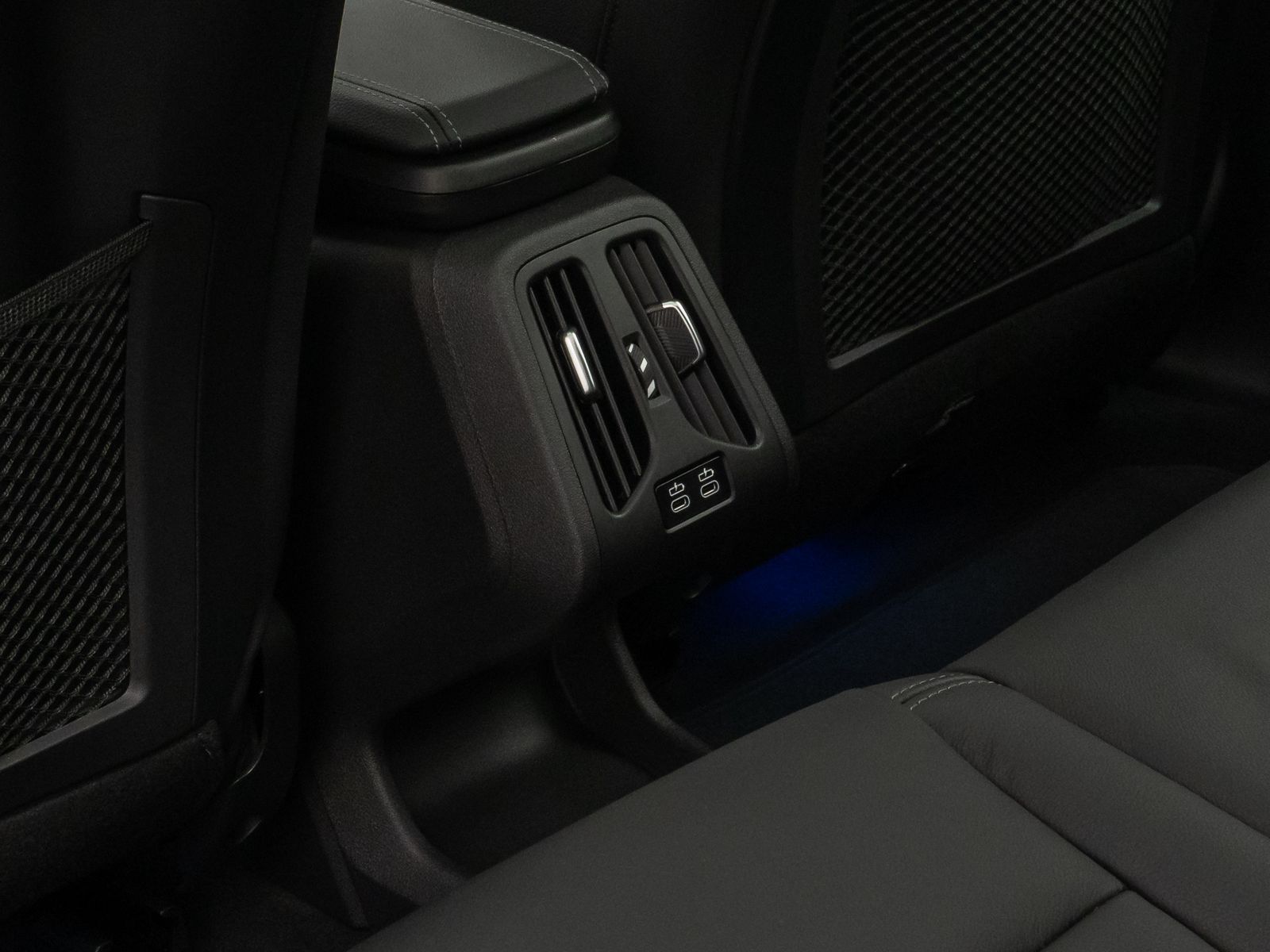 Fahrzeugabbildung BMW iX1 xD30 M Sport Kamera Panorama AHK DrivAsssist