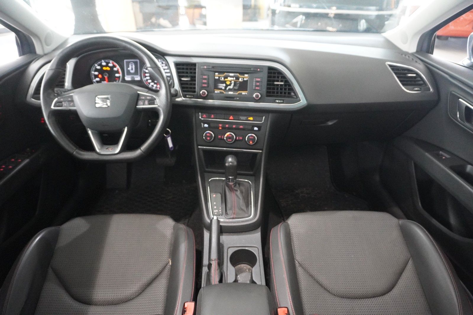 Fahrzeugabbildung SEAT Leon ST 1.4 TSI FR SPORT DSG KLIMA/PDC/TEMP/PANO