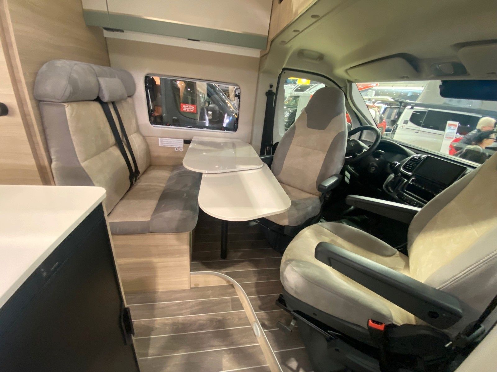 Fahrzeugabbildung Forster Livin´ up Pro V 636 EBL Vibe Edition *Autom.*Mar