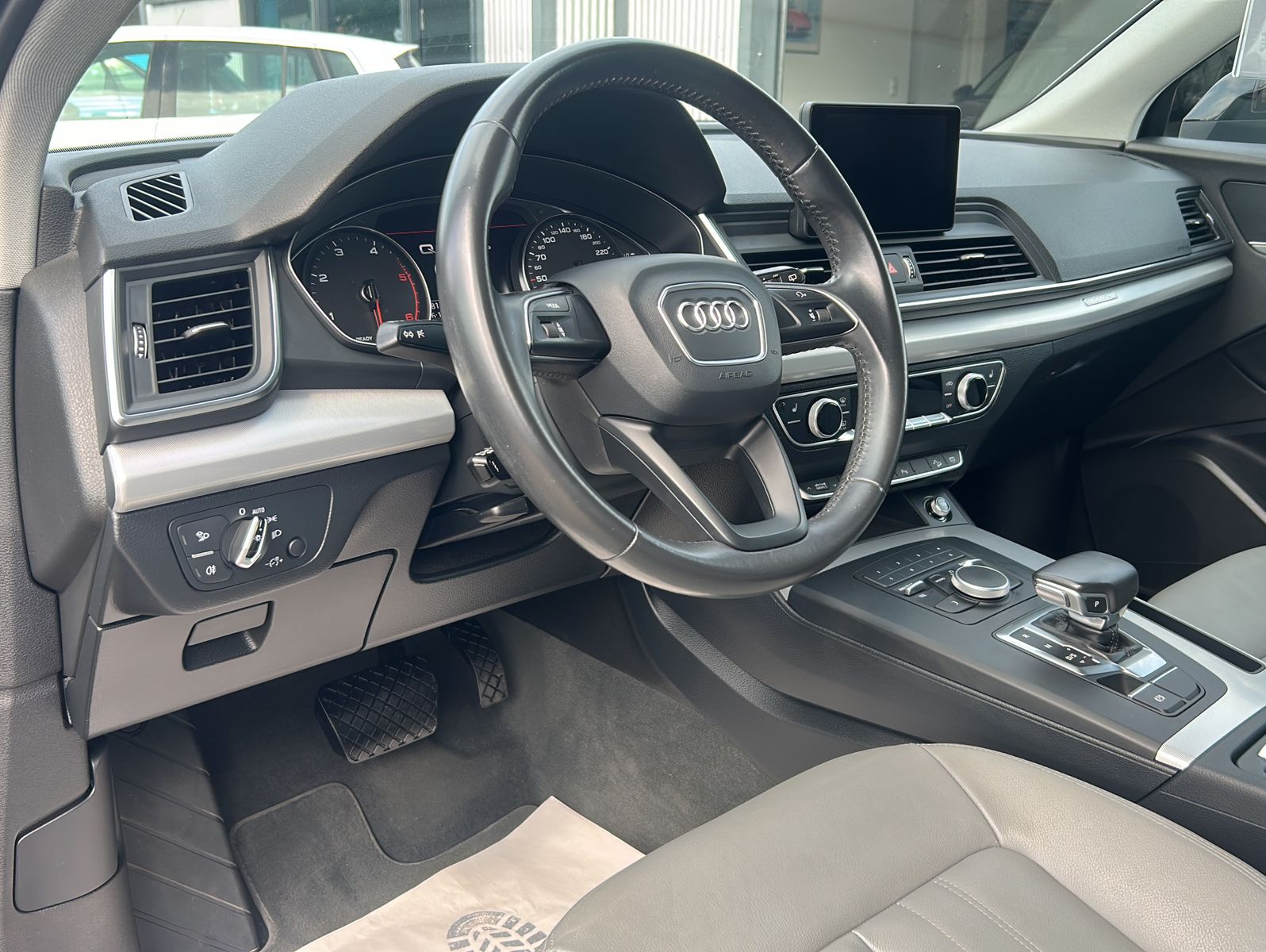 Fahrzeugabbildung Audi Q5 2.0 TDI quattroNavi,PDC,AHK