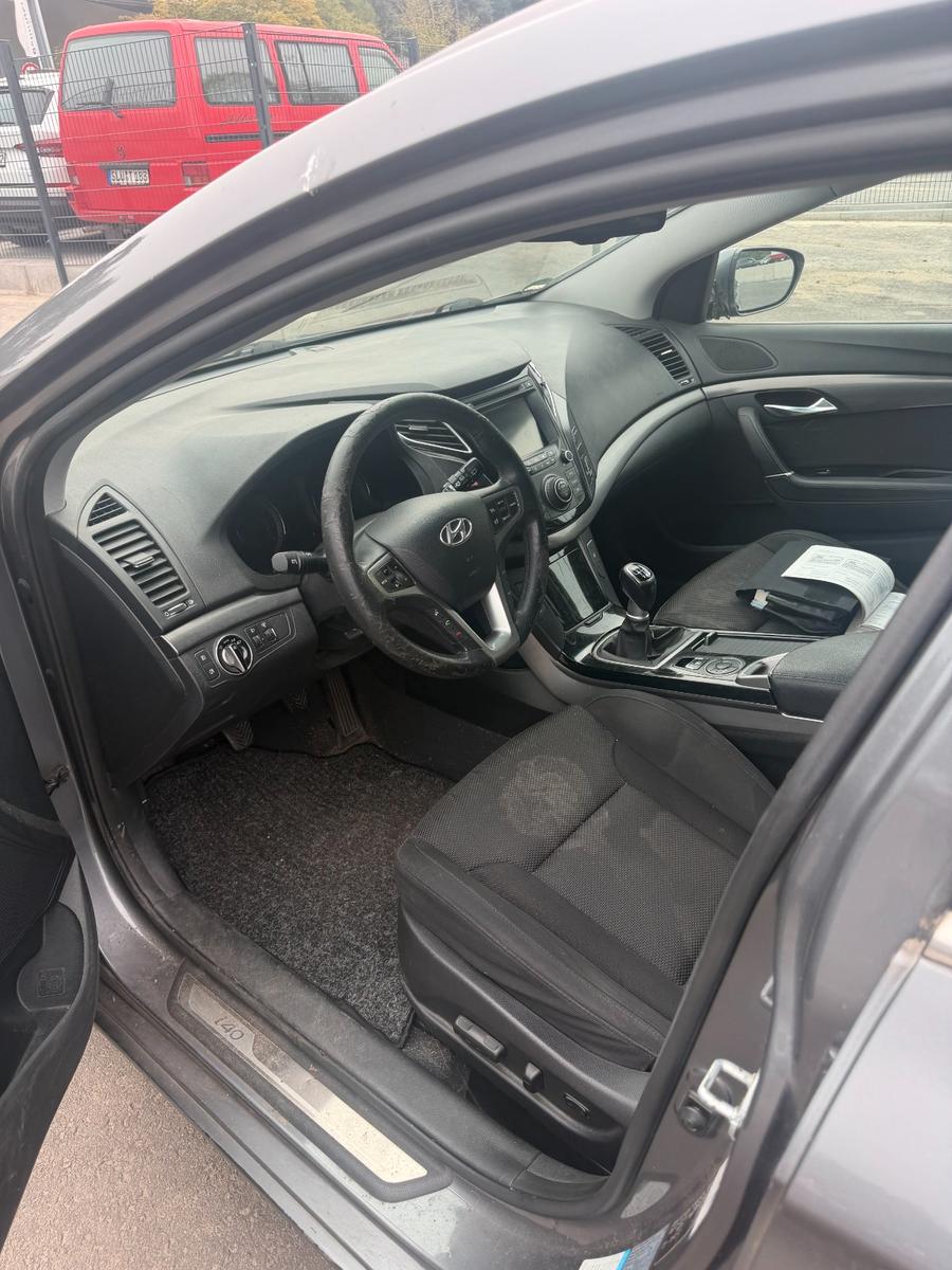 Hyundai i40 2011 — photo 12