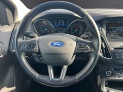 FORD Focus Lim. Titanium KLIMA,NAVI,PDC,TEMPOMAT,ESP