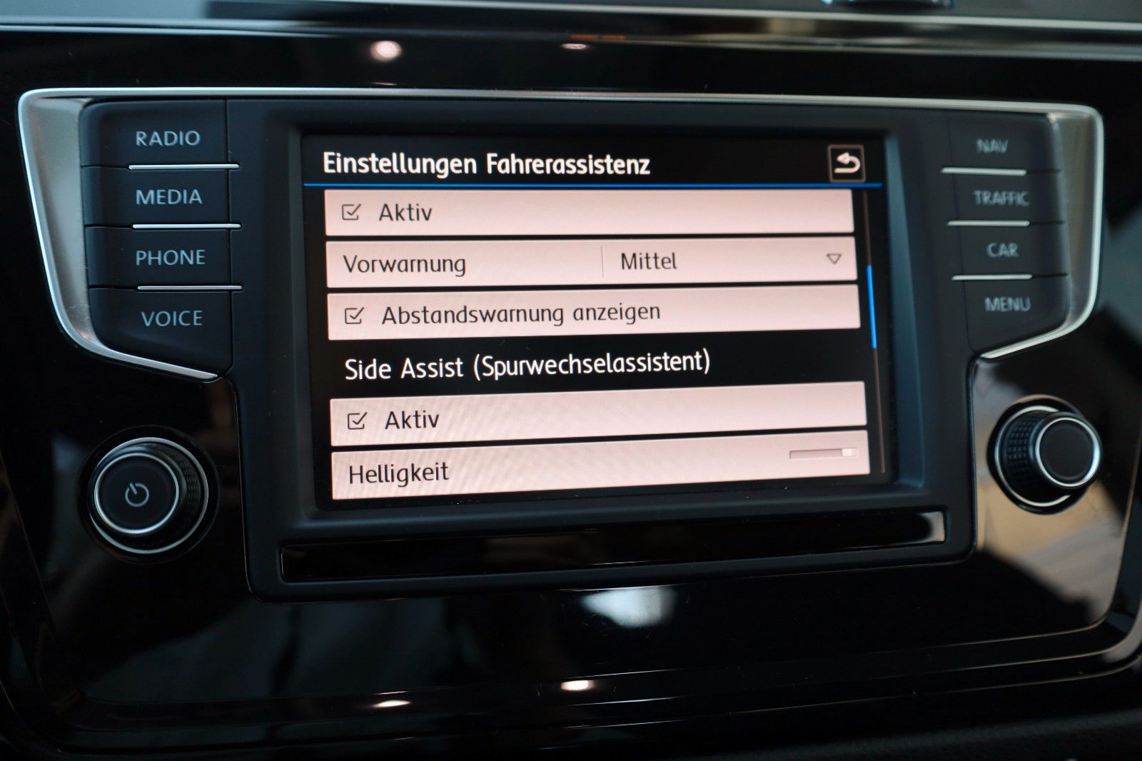 Fahrzeugabbildung Volkswagen Touran R Line Alcantara,Navi,LED,Panorama,Kamera