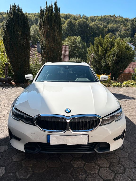 Image of BMW 320