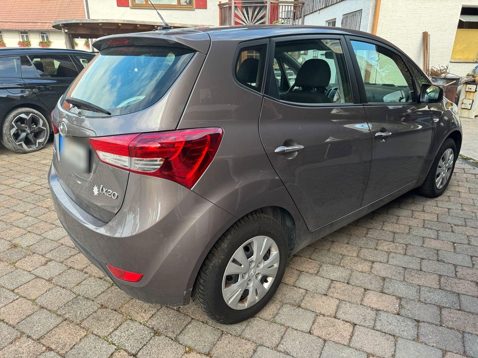 Hyundai ix20 2014 — interior