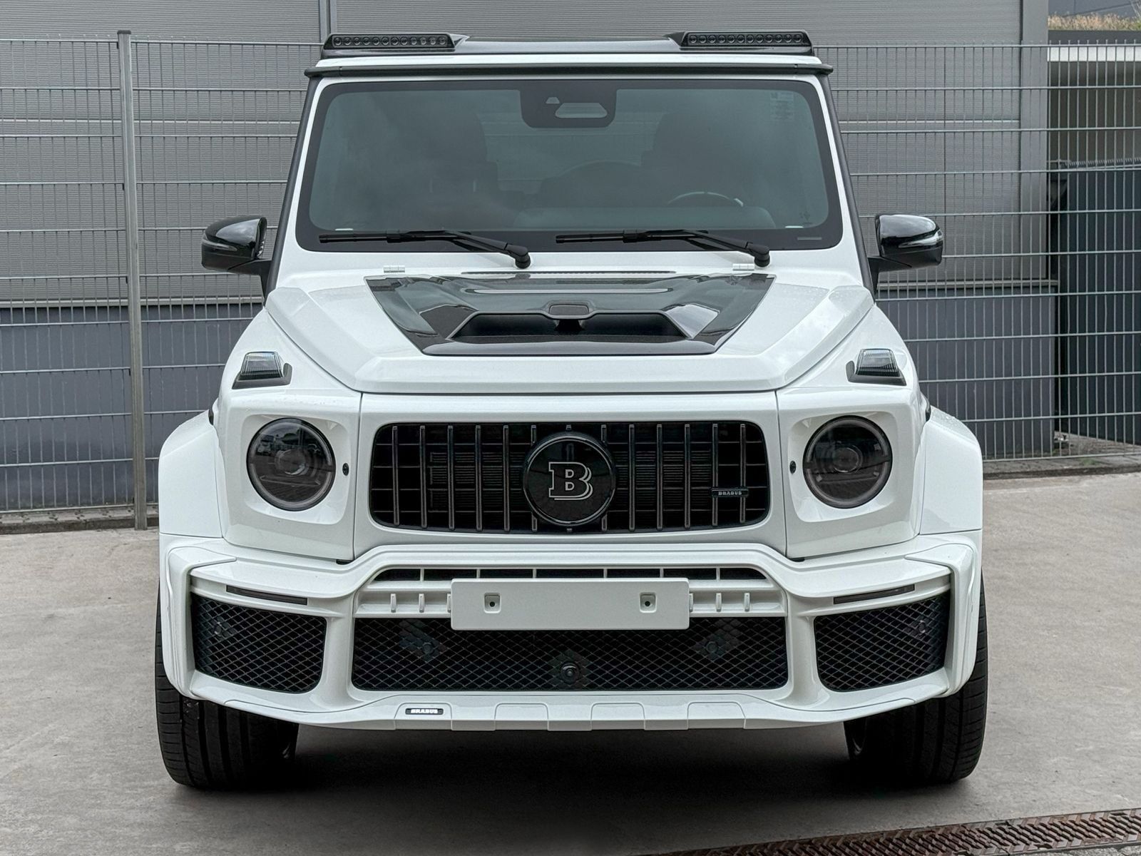 MERCEDES-BENZ G 63 AMG  BRABUS 800 A22/Rear Entertainment