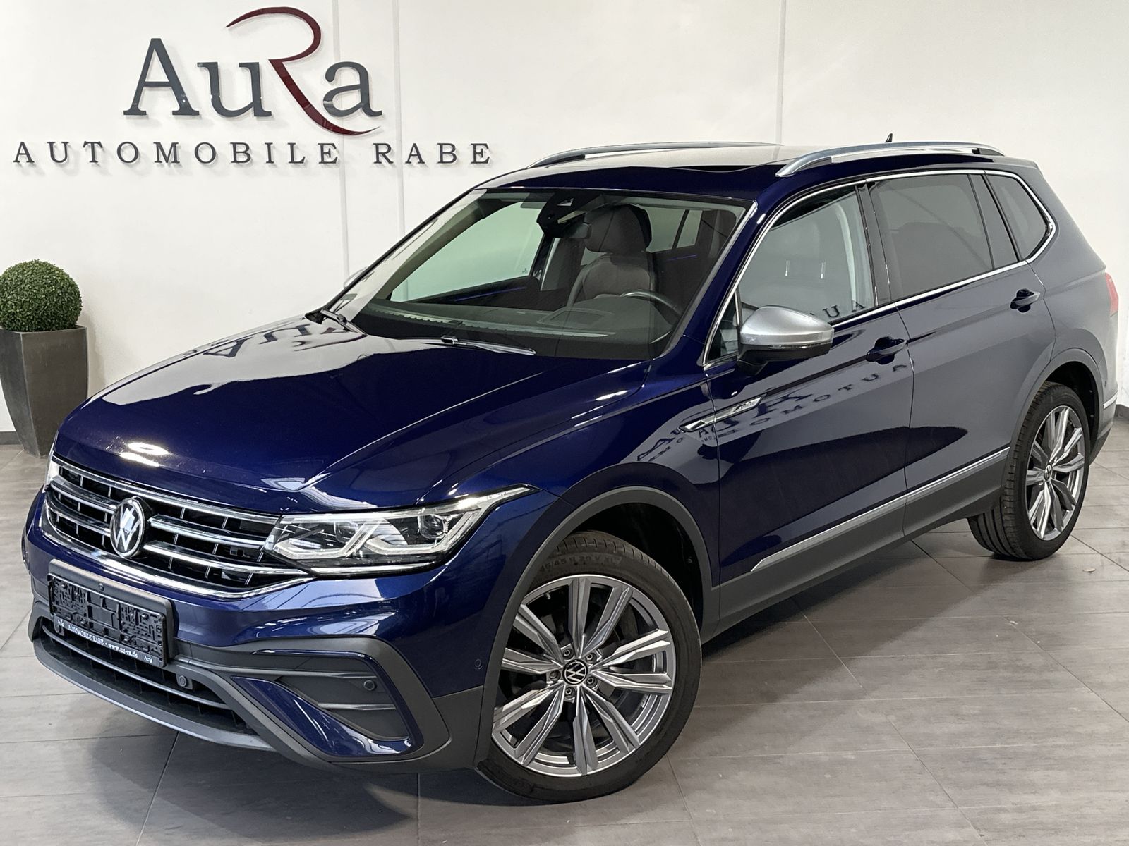 Fahrzeugabbildung Volkswagen Tiguan Allspace Life NAV+IQ-LIGHT+PANO+20ZO+AHK