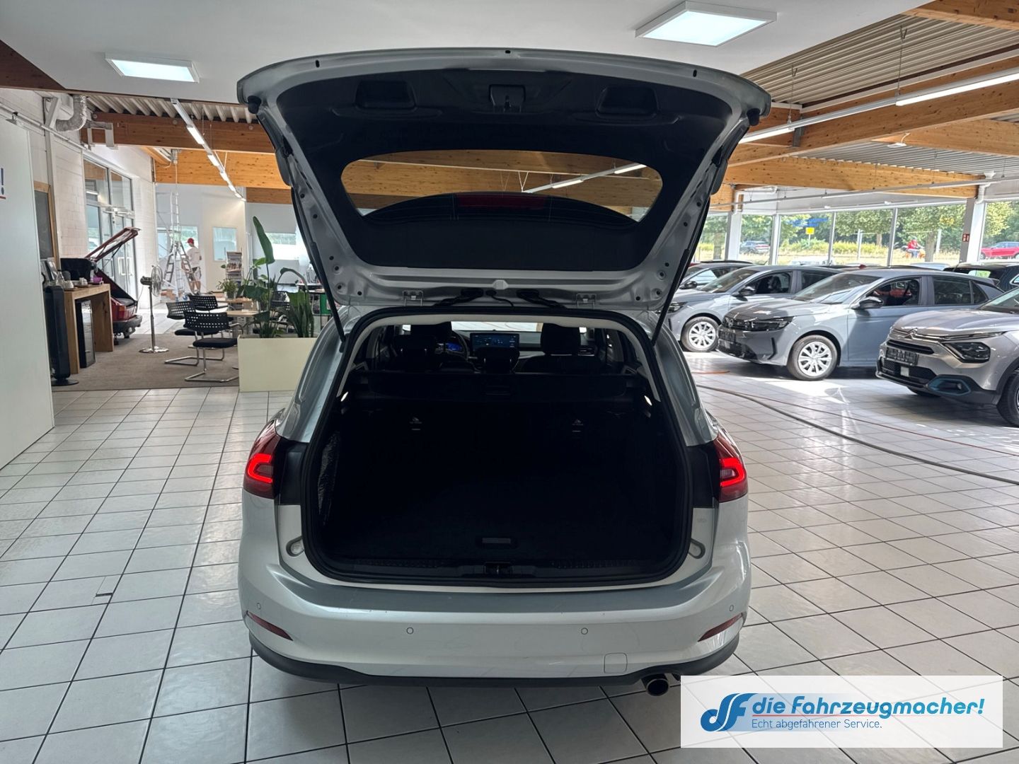 Fahrzeugabbildung Ford Focus Turnier Titanium X Sportpaket AHK-abnehmba