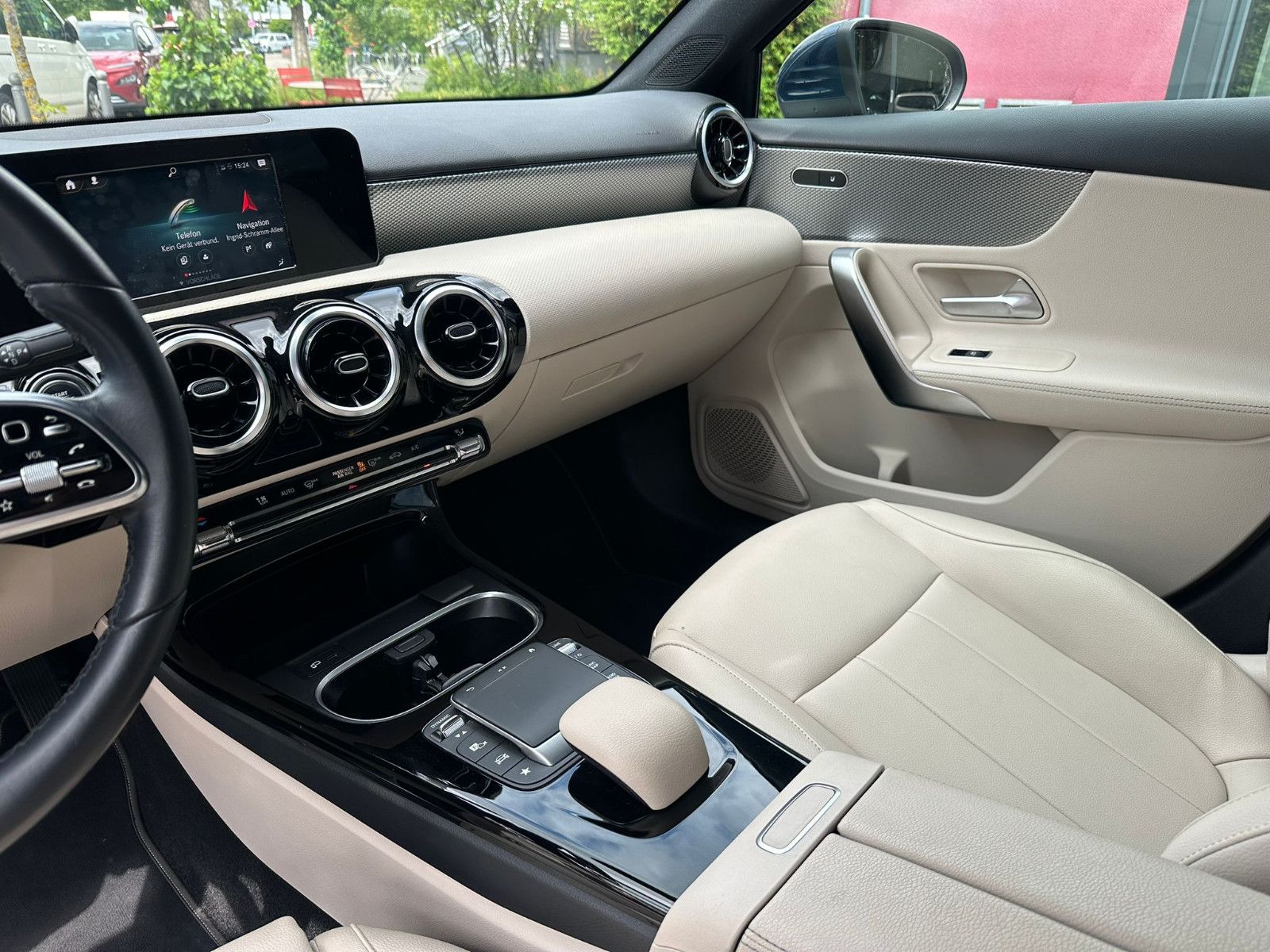 Fahrzeugabbildung Mercedes-Benz A 180 d Limousine *Progressive*NAVI*AHK*LEDER*