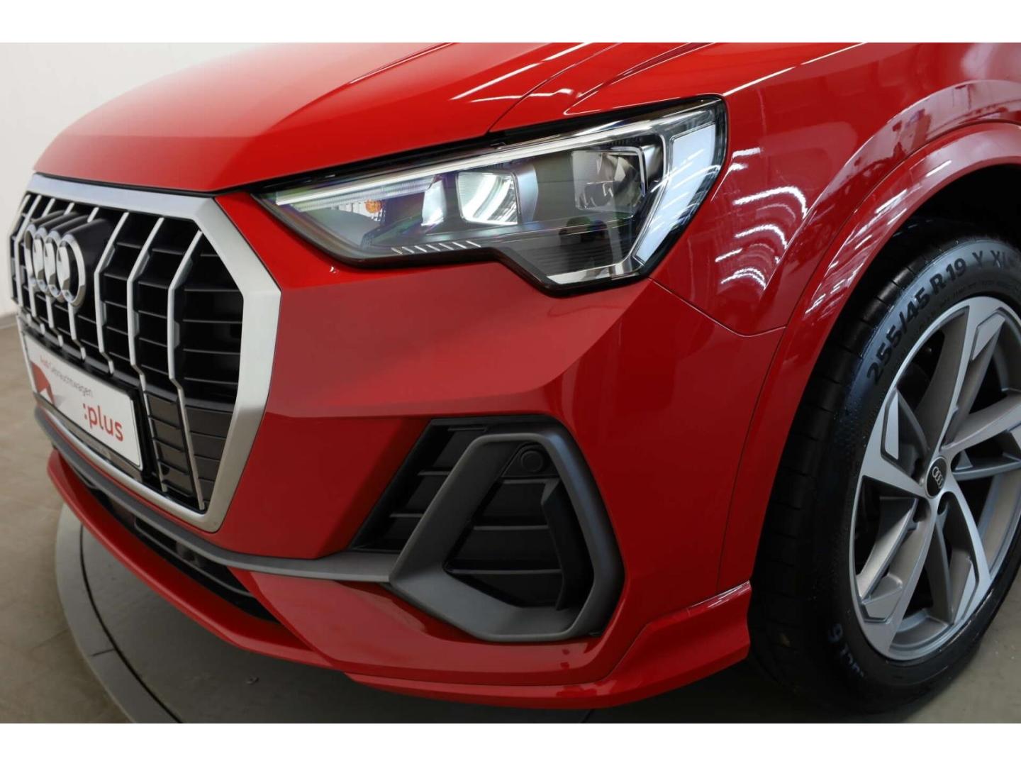 Audi Q3 35 TFSI S line S-Tronic AHK/NAV/PDC+/19'', миниатюра 7