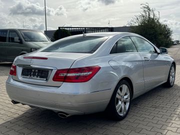 Mercedes E 300 - 5