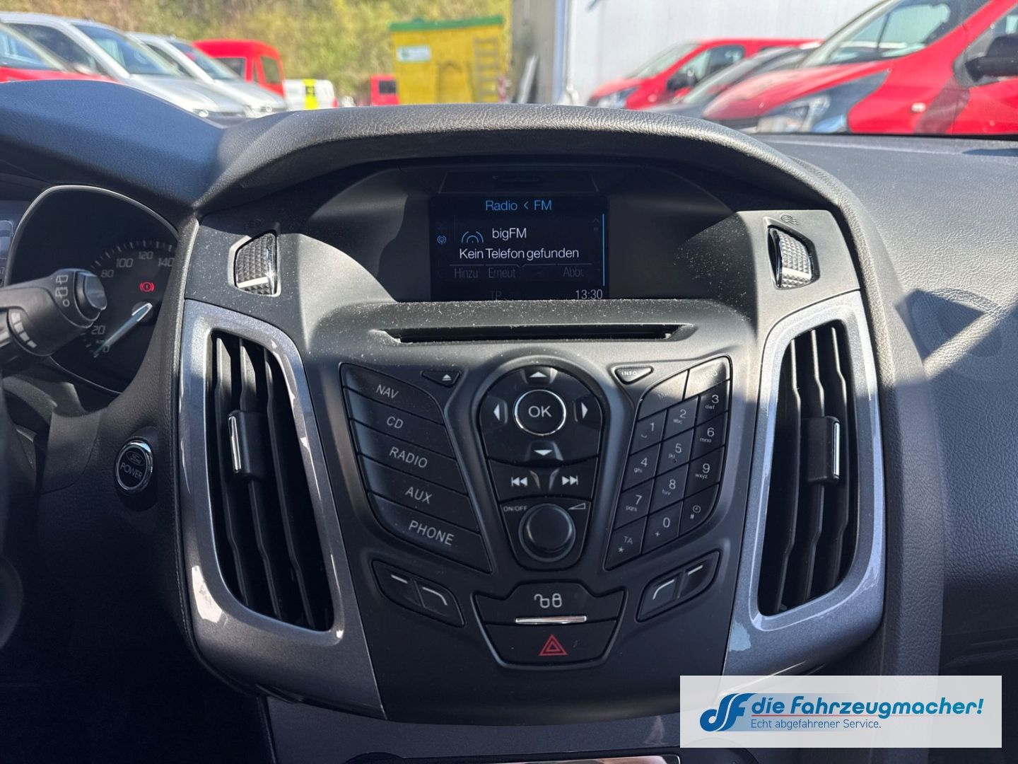 Fahrzeugabbildung Ford Focus Turnier Titanium Navi Leder *EXPORT