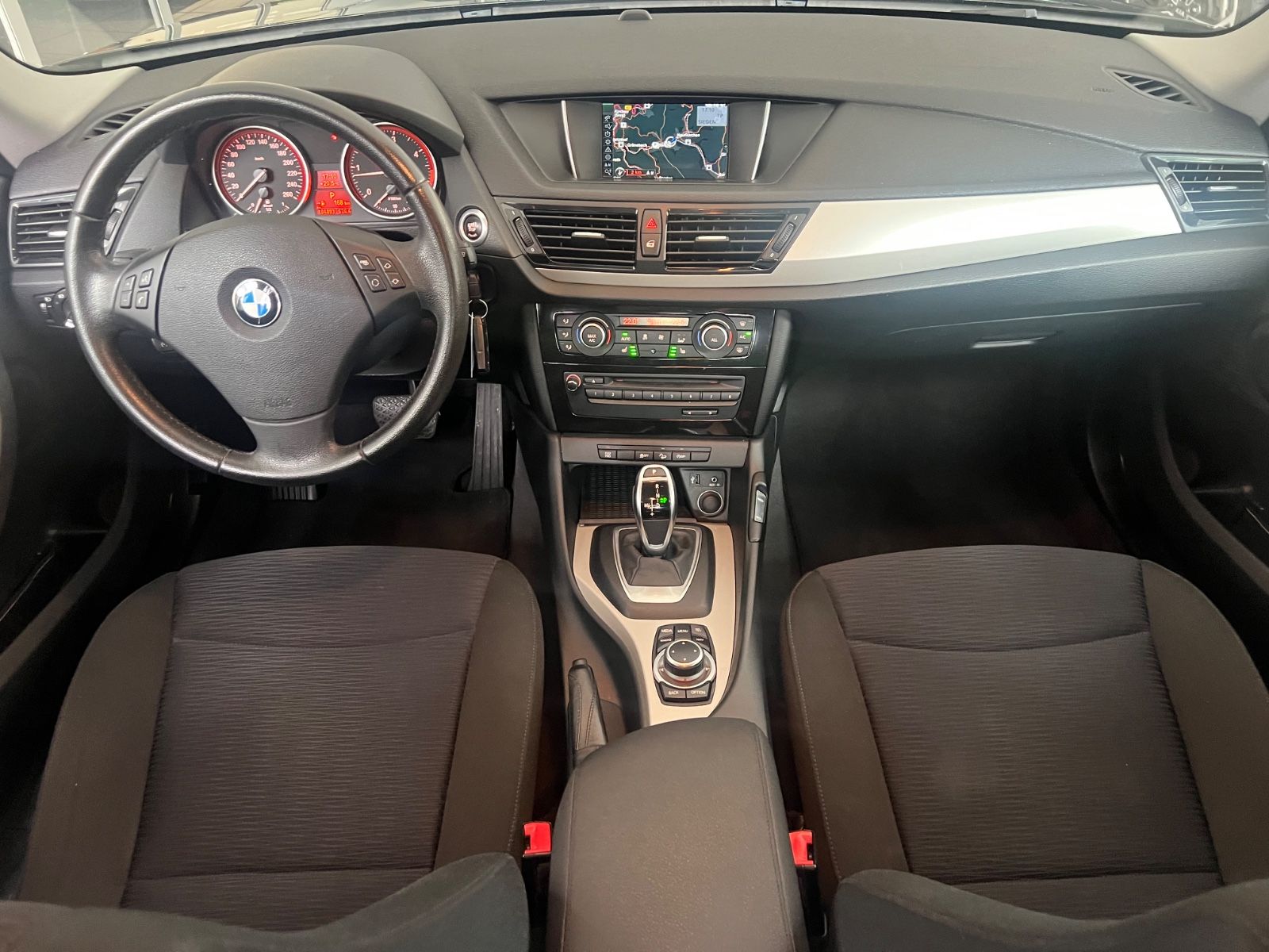 Fahrzeugabbildung BMW X1 18 d xDrive * AUTOMATIK *