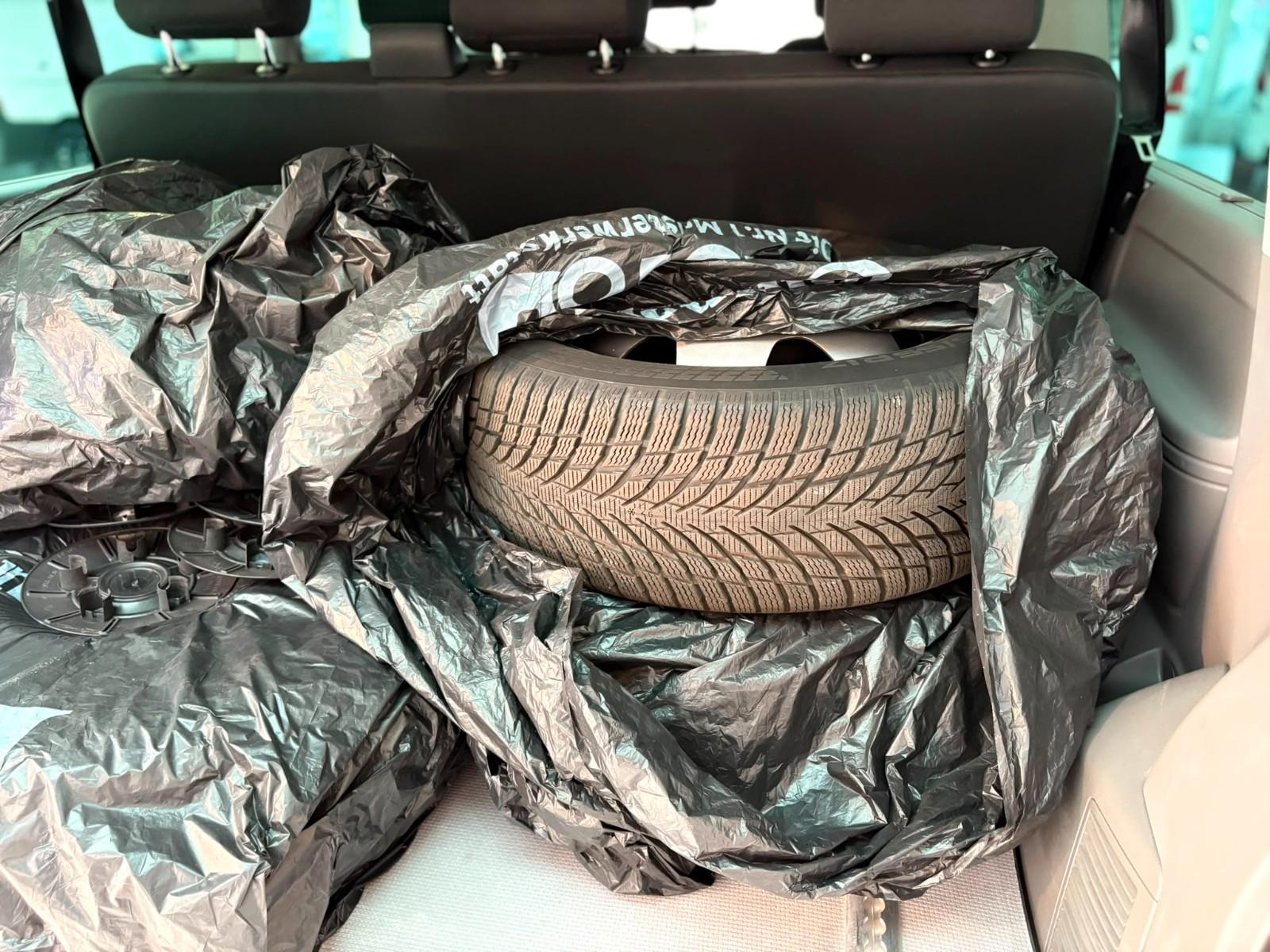 Volkswagen T6.1 Caravelle/Lang/7-Sitzer/Automatik/AHK/Neuzu