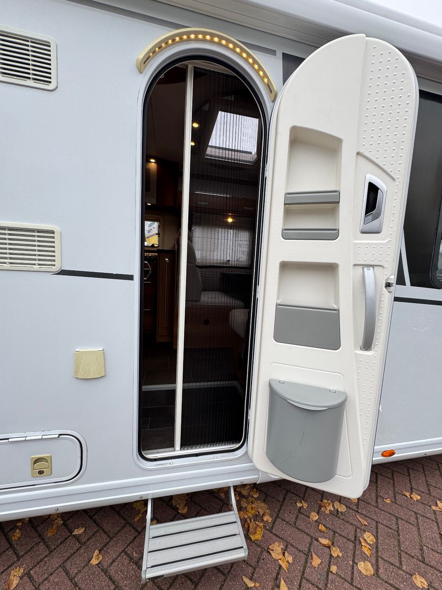 Fahrzeugabbildung Dethleffs Esprit Comfort I 7150-2 QUEENSBETT 1.HAND