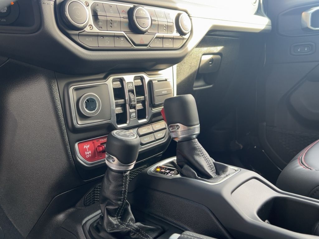 Fahrzeugabbildung Jeep Wrangler Rubicon 2.0l Verbrenner 272PS / Alpine/