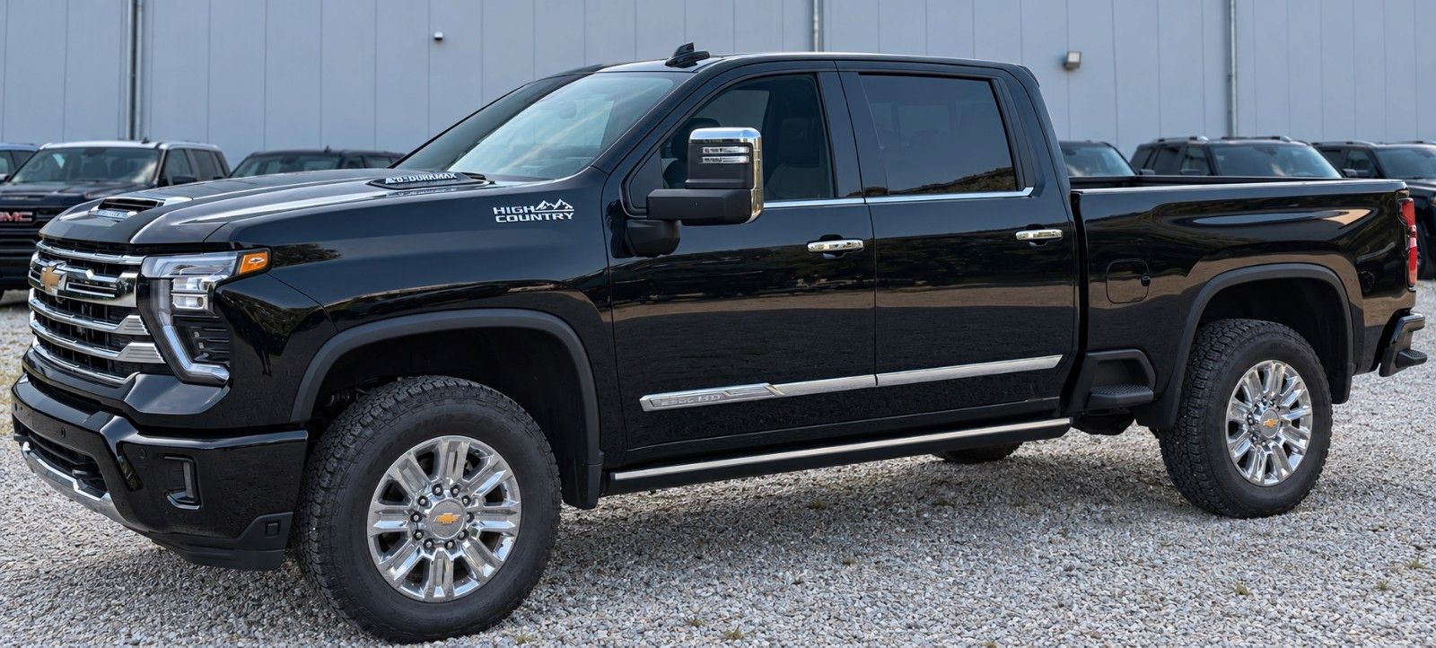 Vehicle photo 4