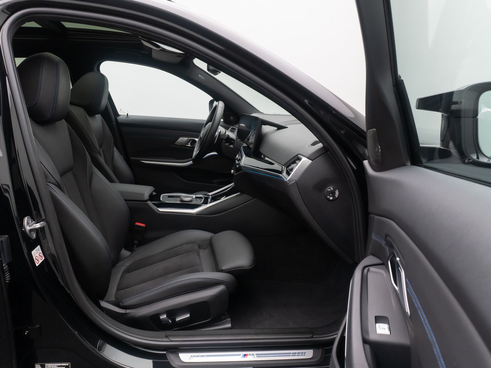 Fahrzeugabbildung BMW M340d xD H/K Kamera DAB HUD Panorama AHK 19Zoll