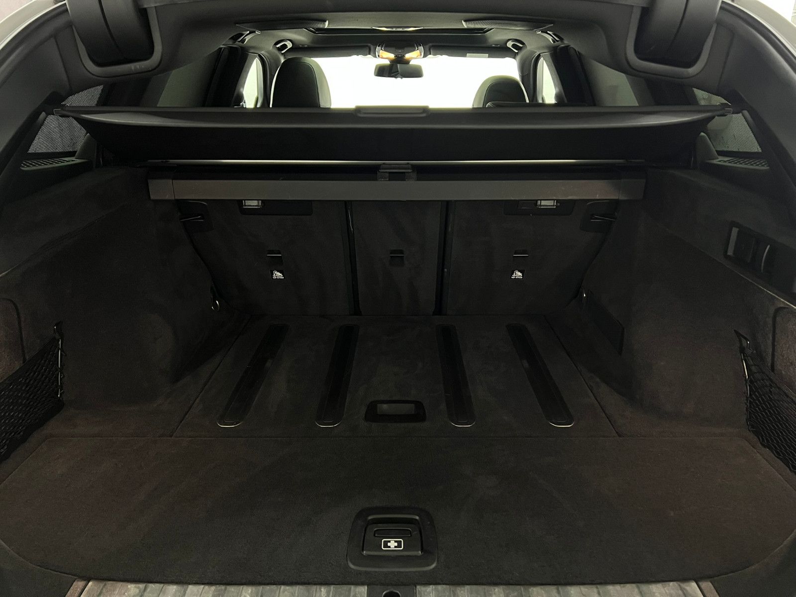 Fahrzeugabbildung BMW 320 d xDrive M SPORT/PANO/HuD/H&K/VRTL COCKPIT