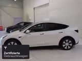 Tesla Model Y Long Range AWD - weiße Tesla Model Y