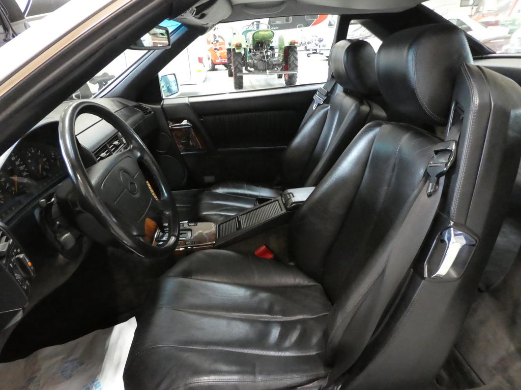 Mercedes-Benz SL 320