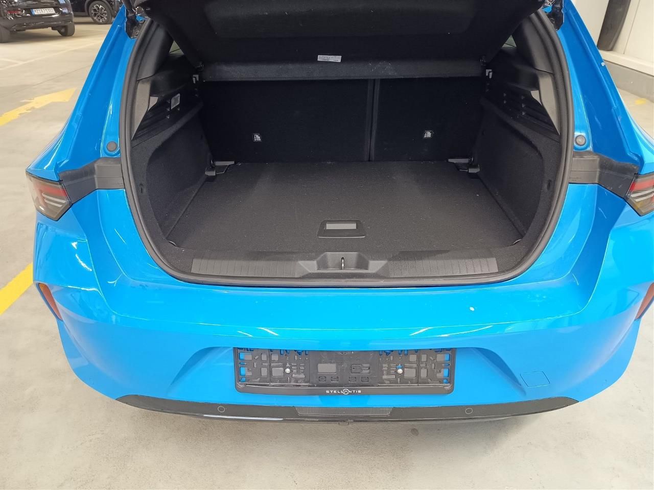 Fahrzeugabbildung Opel Astra L Lim. 5-trg. GS 1.2 Turbo 96KW AT
