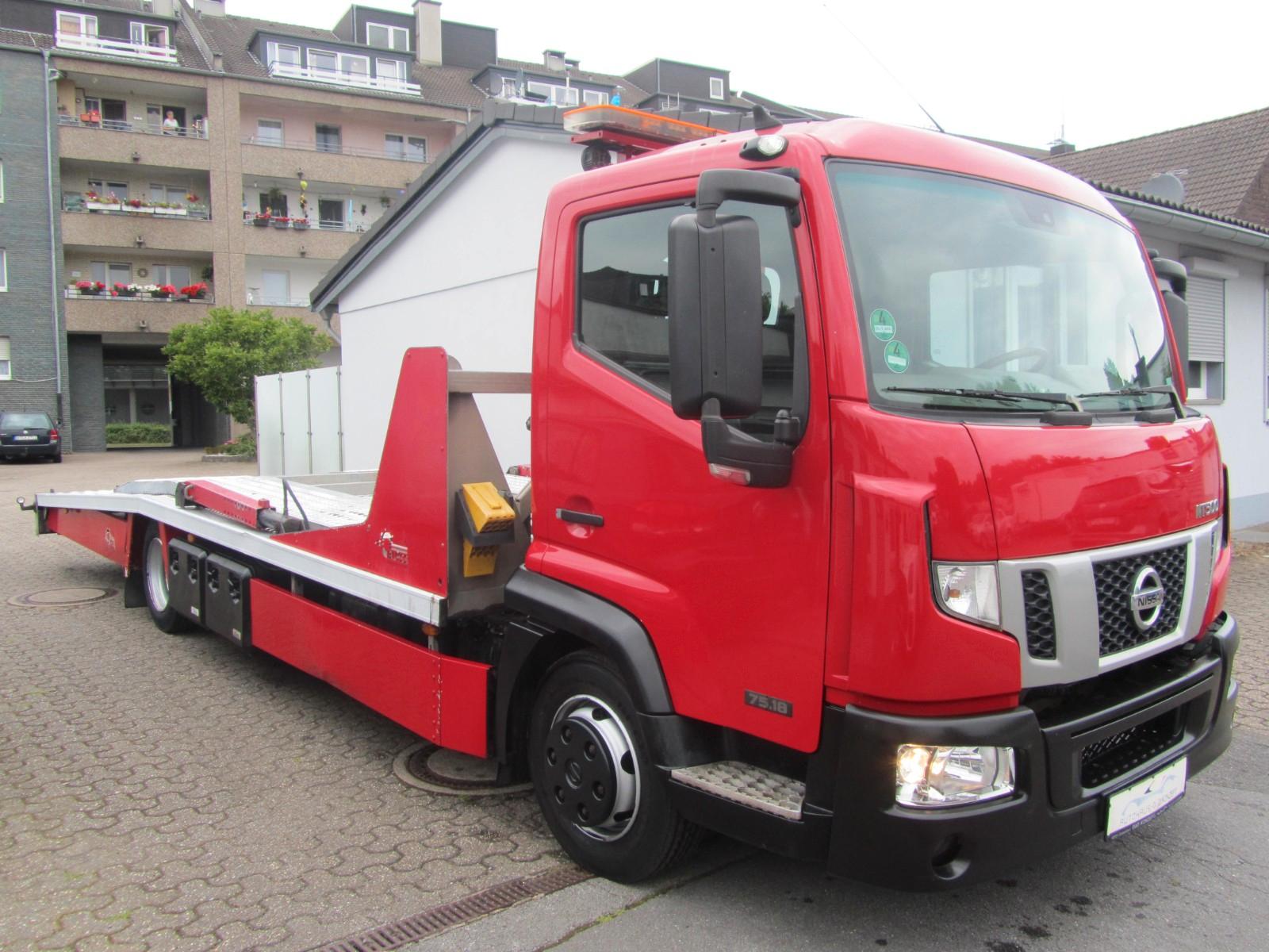 Nissan NT 500*Apschleppwagen*Doppelstock*