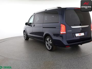 Mercedes V 220 - 3